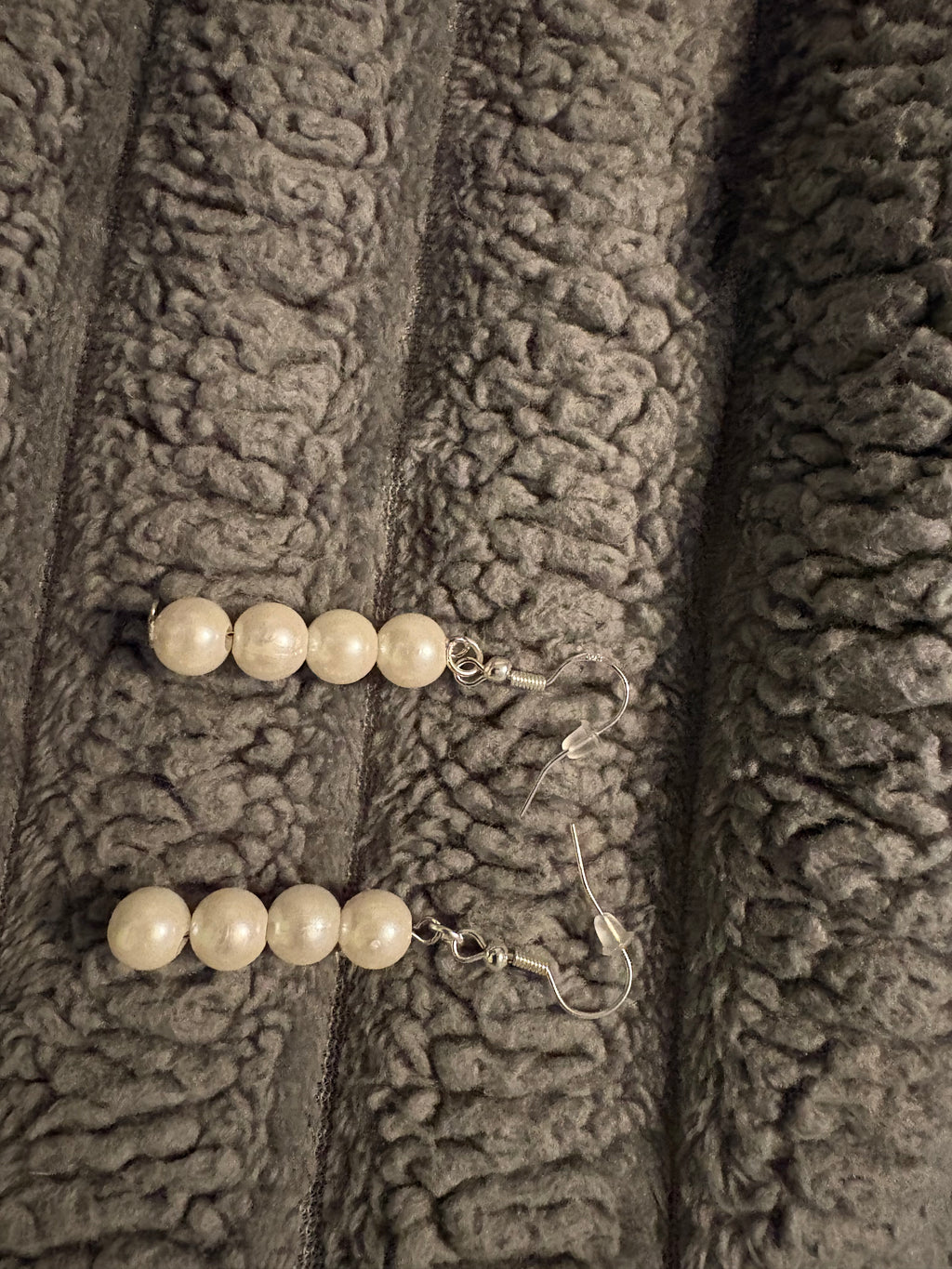 Pearl ear rings